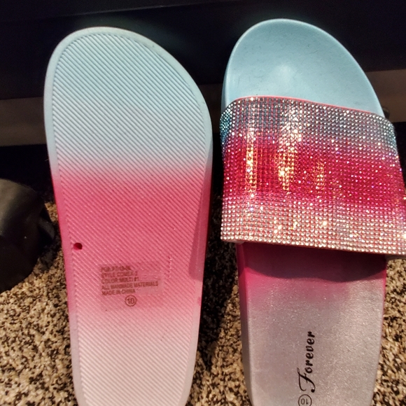 Forever size 10 slides - Picture 3 of 3